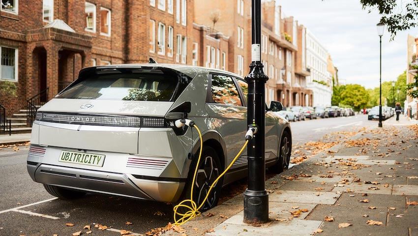 ubitricity_Chelsea_EV_Lamp_Post_Charger_Kensington_Chelsea_London_UK ubitricity_Chelsea_EV_Lamp_Post_Charger_Kensington_Chelsea_London_UK